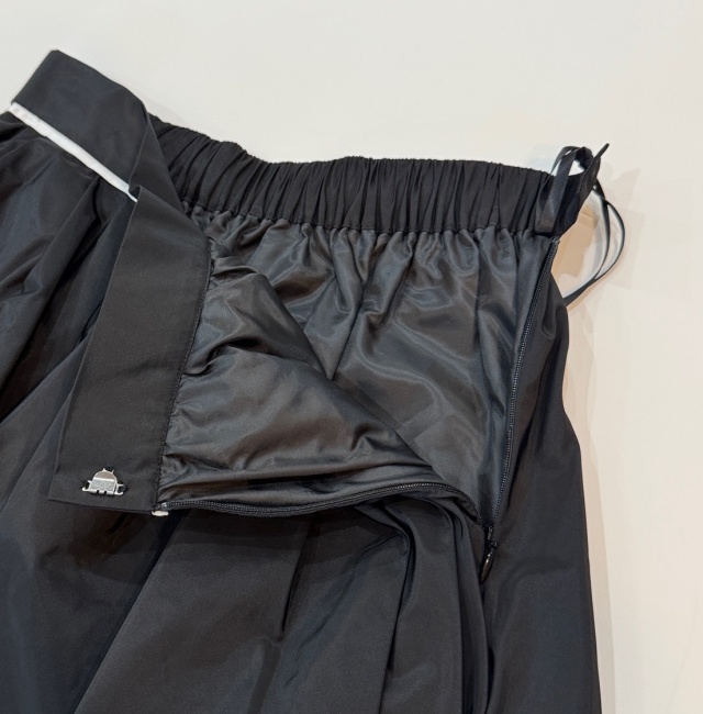 THOMAS MAGPIE バルーンスカート（ブラック）