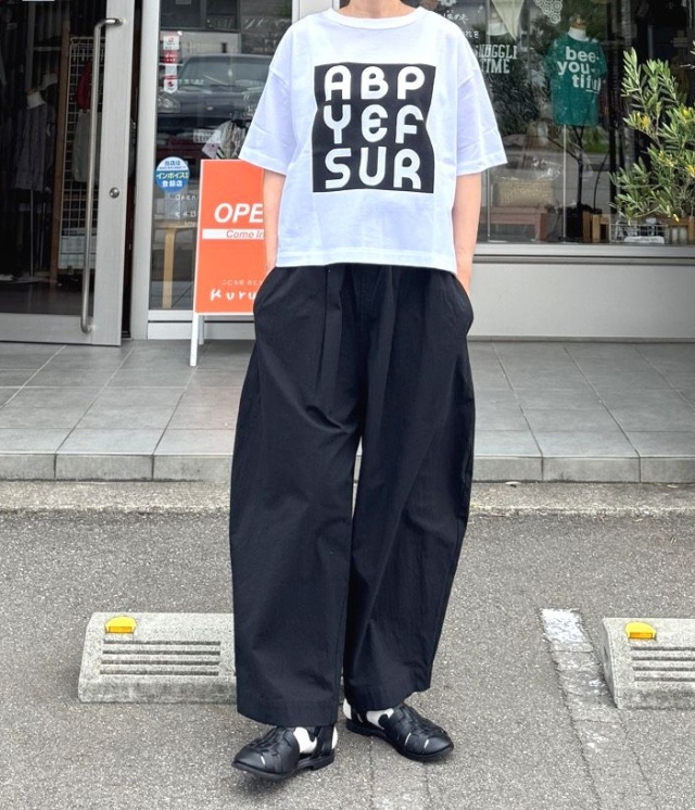 mao made LOGO IN A SQUARE TEE（ホワイト×ブラック）